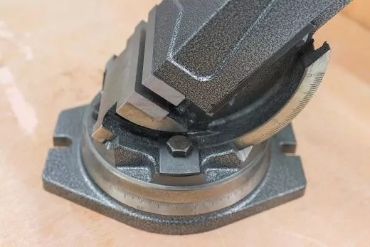 Тиски станочные STALEX QHK125